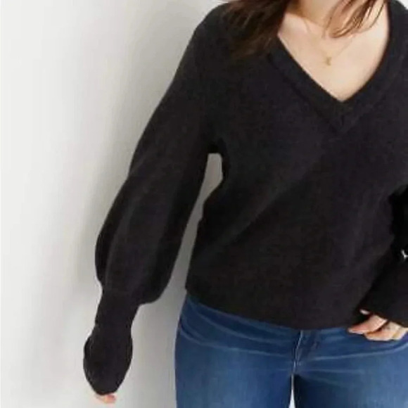 Madewell dark gray wool blend v-neck balloon sleeve sweater - Picture 2 of 7